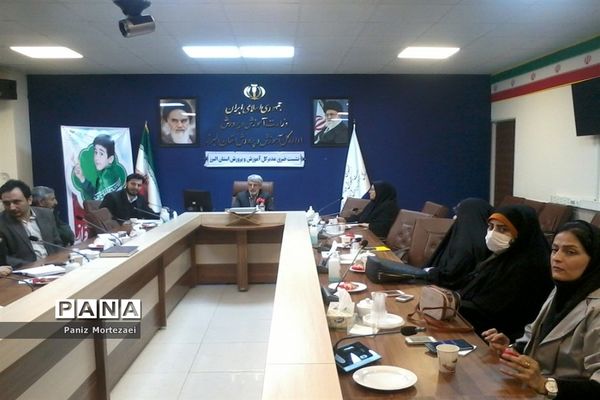 نشست مدیرکل آموزش و پرورش البرز با اصحاب رسانه