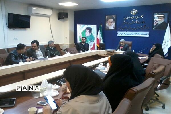 نشست مدیرکل آموزش و پرورش البرز با اصحاب رسانه