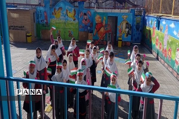 آغاز دهه فجر در مدارس ملارد