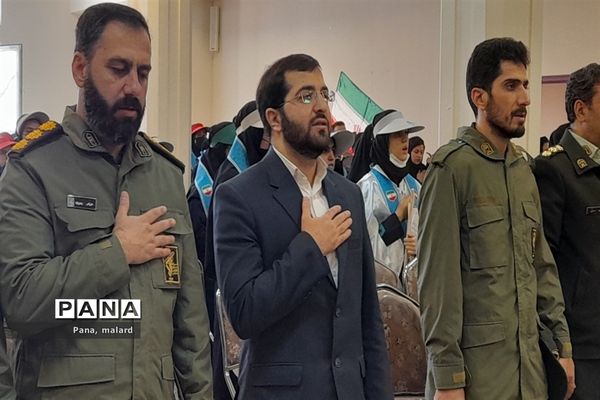 طنین زنگ انقلاب در دبیرستان شهدای مدافع حرم ملارد