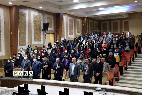 مراسم تقدیر ازدانش‌آموزان برگزیده مسابقات علمی پژوهشی کشوری شهرستان جهرم