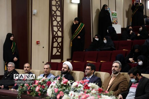 مراسم نواختن زنگ انقلاب دردبیرستان شاهد شهدای هفتم تیر