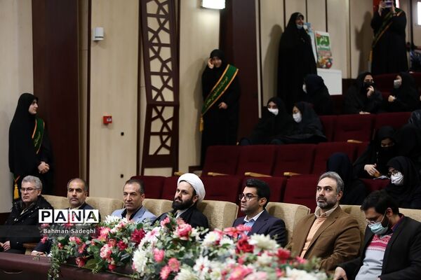 مراسم نواختن زنگ انقلاب دردبیرستان شاهد شهدای هفتم تیر