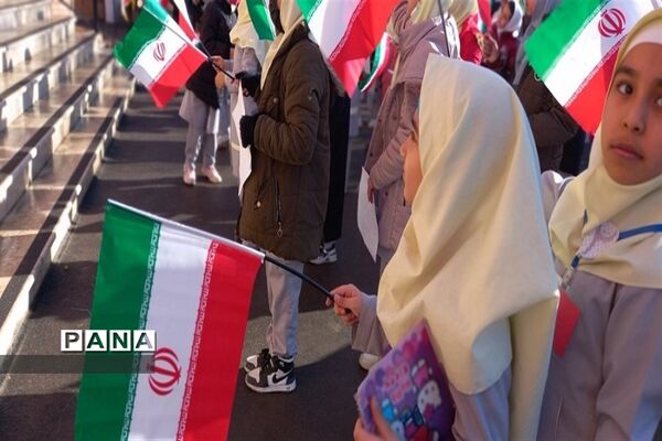 نواختن زنگ انقلاب در مدارس شهرستان نظراّباد