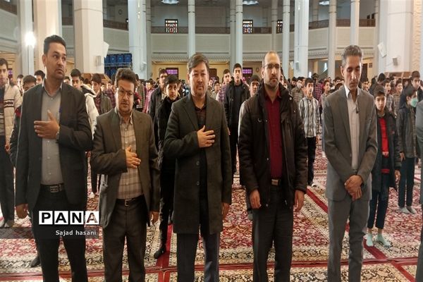 جشن تکلیف دانش‌آموزان پسر در حرم مطهر شاهچراغ (ع)