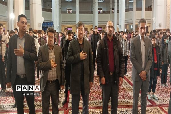 جشن تکلیف دانش‌آموزان پسر در حرم مطهر شاهچراغ (ع)