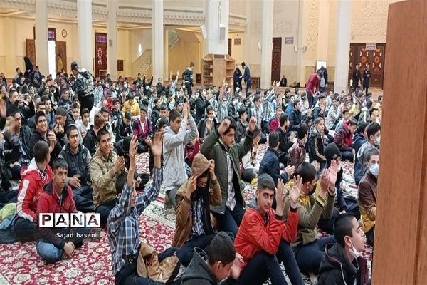 جشن تکلیف دانش‌آموزان پسر در حرم مطهر شاهچراغ (ع)