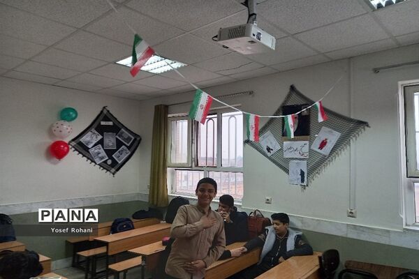 استقبال از دهه فجر توسط مدرسه فرهنگ پسرانه کاشمر