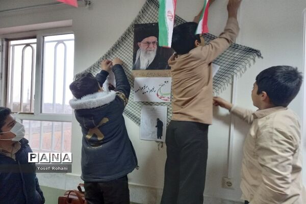 استقبال از دهه فجر توسط مدرسه فرهنگ پسرانه کاشمر