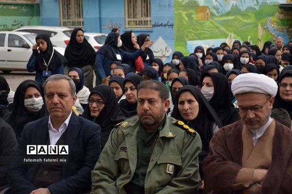 طنین  زنگ انقلاب اسلامی در مدارس جهرم