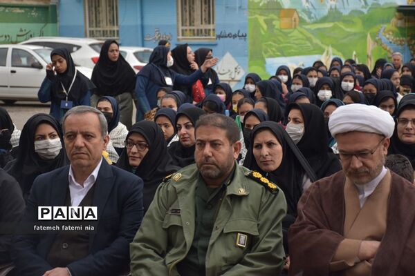 طنین  زنگ انقلاب اسلامی در مدارس جهرم