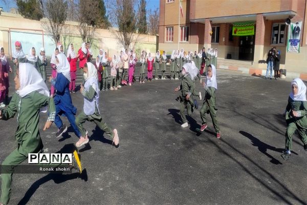 برگزاری مسابقه ورزشی به‌مناسبت دهه فجر در دبستان ابن سینا ملارد