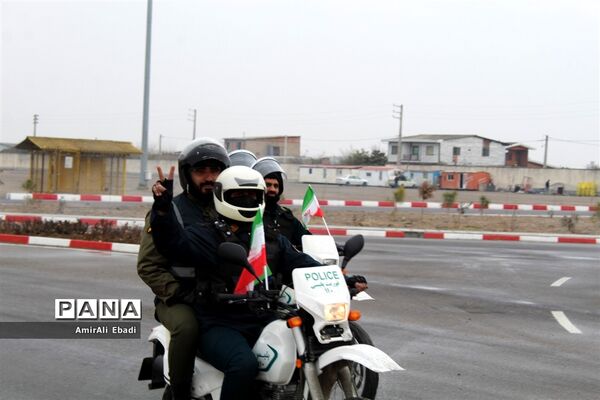 استقبال نمادین ورود تاریخی امام خمینی(ره) به ایران در مازندران