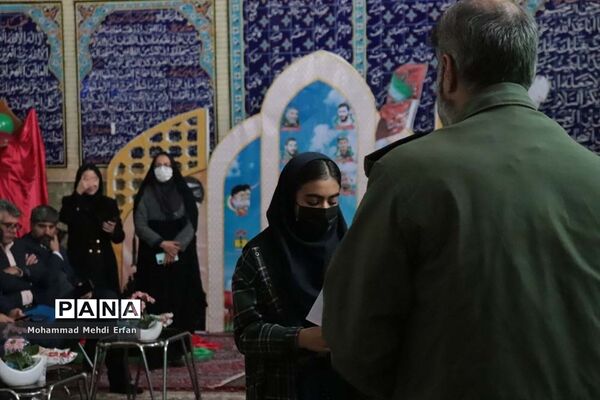 نواخته شدن زنگ انقلاب در مدارس شهرستان آباده