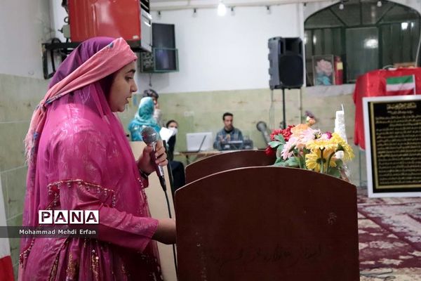 نواخته شدن زنگ انقلاب در مدارس شهرستان آباده