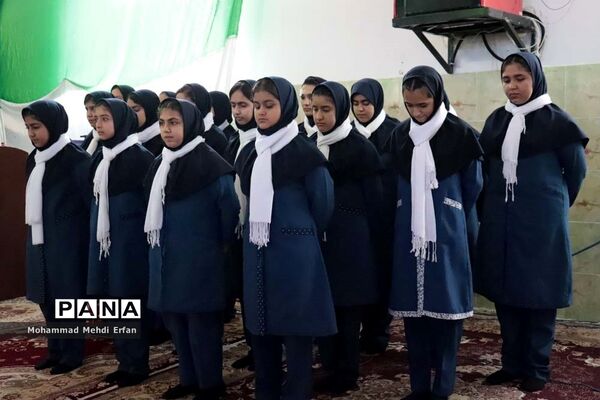 نواخته شدن زنگ انقلاب در مدارس شهرستان آباده