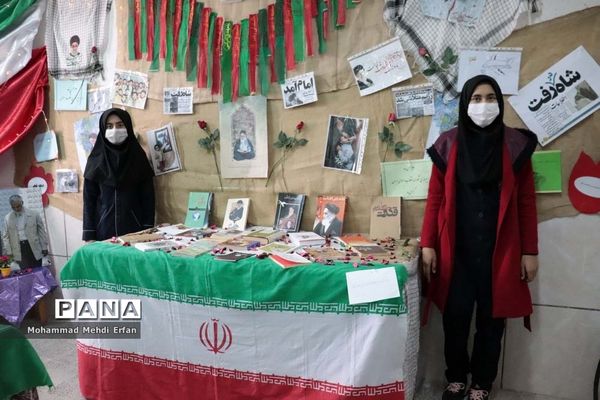 نواخته شدن زنگ انقلاب در مدارس شهرستان آباده