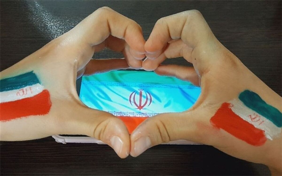 مسابقه مجازی عکاسی هنری با پرچم ایران در دبیرستان آزاده رودهن برگزار شد