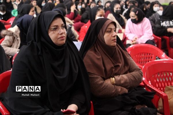 نواخته شدن زنگ انقلاب در مدارس گلوگاه