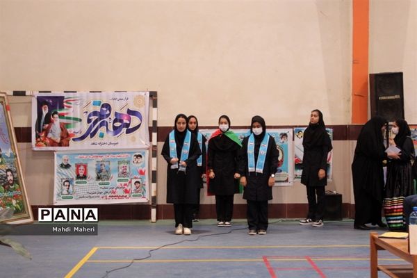 نواخته شدن زنگ انقلاب در مدارس گلوگاه