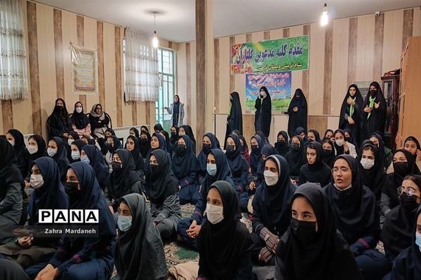 برگزاری مراسم سه‌شنبه‌های مهدویت در آموزشگاه طاها قرچک