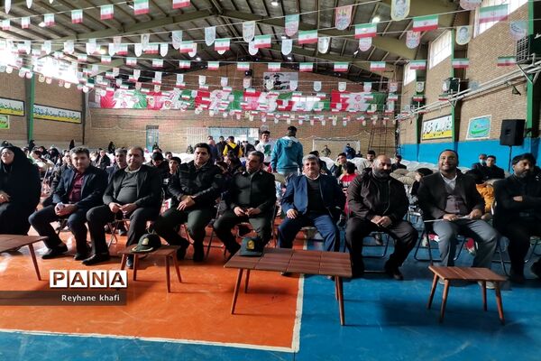 برگزاری جشن انقلاب در فرون آباد