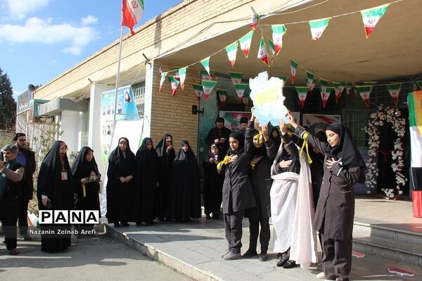 افتتاحیه  نمایشگاه‌های دانش‌آموزی مدرسه انقلاب با حضور وزیر آموزش و پرورش دراسلامشهر