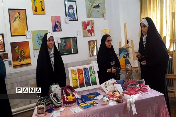 گرامیداشت ۱۲ بهمن و آغاز دهه فجر در مدارس شهرستان بافق