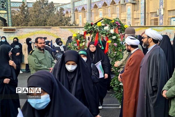 مراسم بدرقه دانش‌آموزان دختر منطقه ۱۳ اعزامی به اردوی راهیان نور
