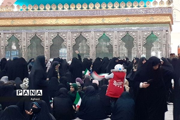 تجدید میثاق دانش‌آموزان منطقه ۱۳ با امام راحل