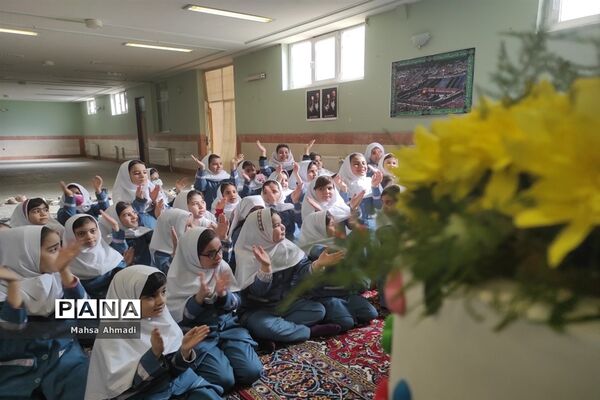برگزاری جشن میلاد امام علی (ع) و امام جواد (ع) در دبستان شهید محمد سیفی