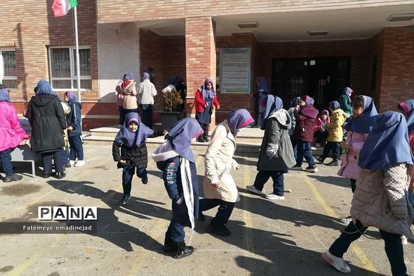 برگزاری بازی‌های محلی در دبستان برکت رودهن