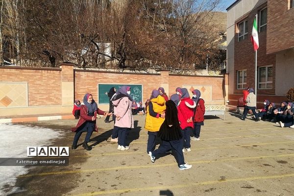 برگزاری بازی‌های محلی در دبستان برکت رودهن