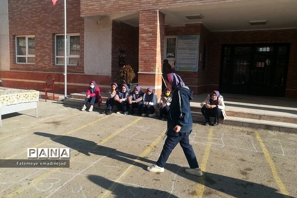 برگزاری بازی‌های محلی در دبستان برکت رودهن