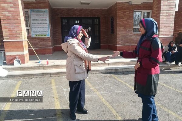 برگزاری بازی‌های محلی در دبستان برکت رودهن
