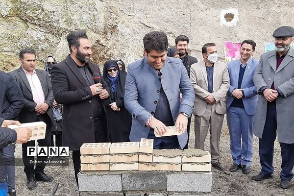 آیین خشت‌گذاری مدرسه ۱۴ کلاسه خیرساز زنده یاد کیقباد علی یوسفی در شهر رودهن