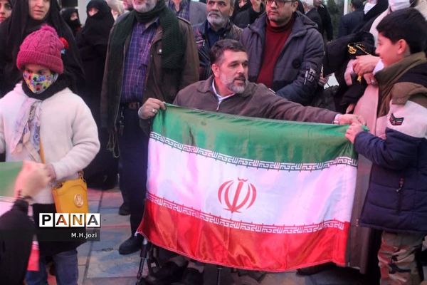 گلباران مزار شهدای قم  بمناسبت دهه فجر