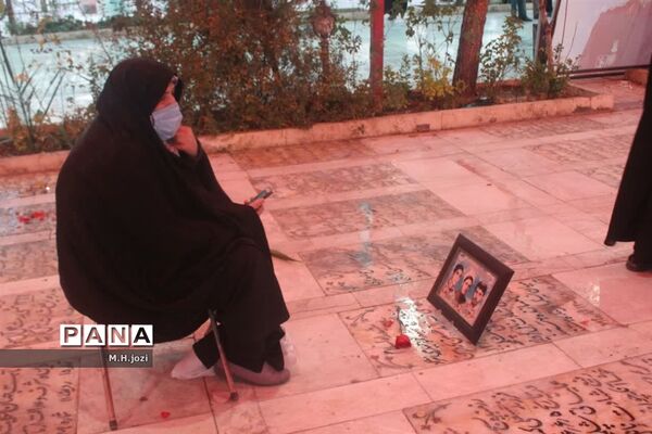 گلباران مزار شهدای قم  بمناسبت دهه فجر