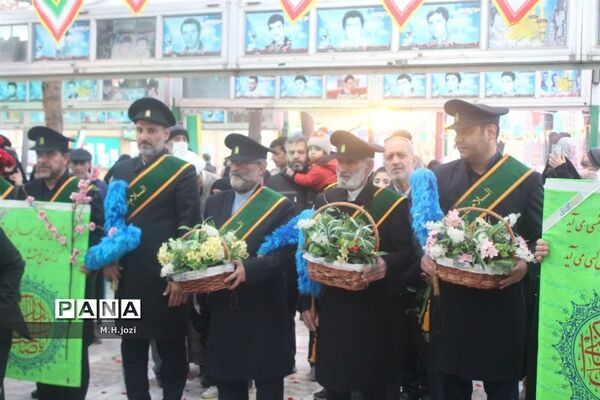 گلباران مزار شهدای قم  بمناسبت دهه فجر