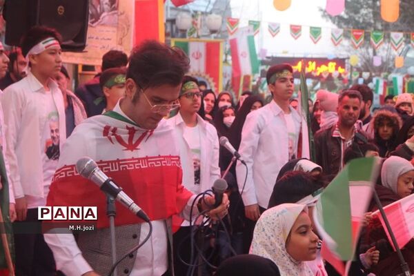 گلباران مزار شهدای قم  بمناسبت دهه فجر