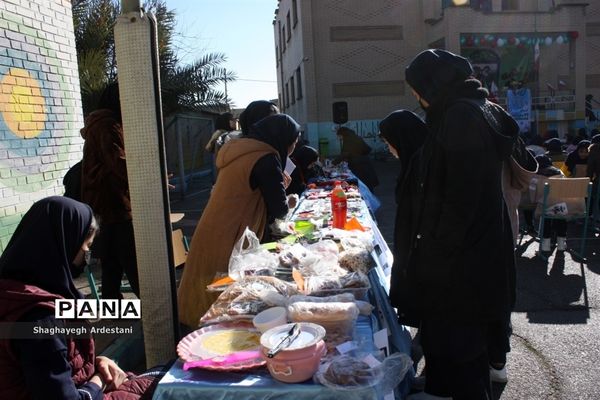 برپایی بازارچه و آثار دستی در مدرسه عدالت  بخش جوادآباد