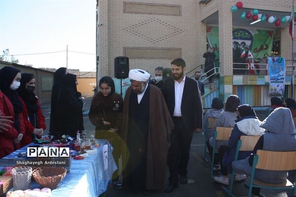 برپایی بازارچه و آثار دستی در مدرسه عدالت  بخش جوادآباد