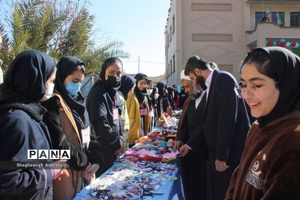 برپایی بازارچه و آثار دستی در مدرسه عدالت  بخش جوادآباد