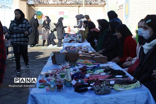 برپایی بازارچه و آثار دستی در مدرسه عدالت  بخش جوادآباد