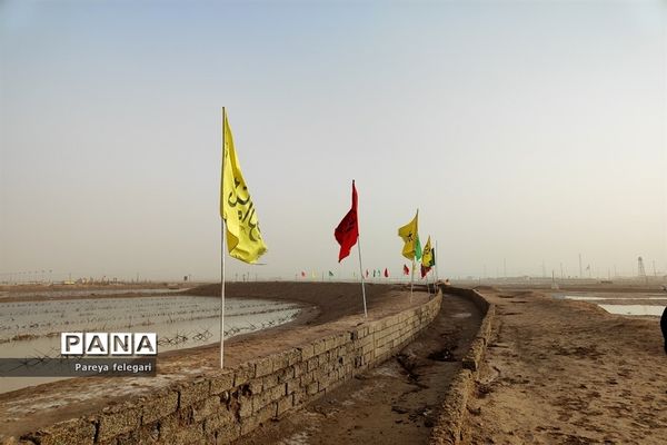 بازدید دختران دانش‌آموز شهرستان قرچک، از منطقه جنگی شلمچه و اروند رود