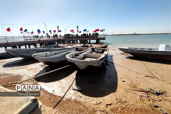 بازدید دختران دانش‌آموز شهرستان قرچک، از منطقه جنگی شلمچه و اروند رود