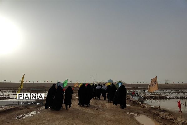 بازدید دختران دانش‌آموز شهرستان قرچک، از منطقه جنگی شلمچه و اروند رود