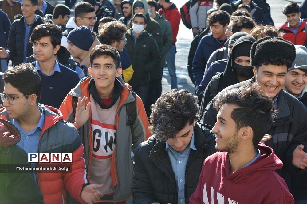 به صدا در آمدن زنگ انقلاب و آغاز چهل و چهارمین سالگرد پیروزی انقلاب اسلامی
