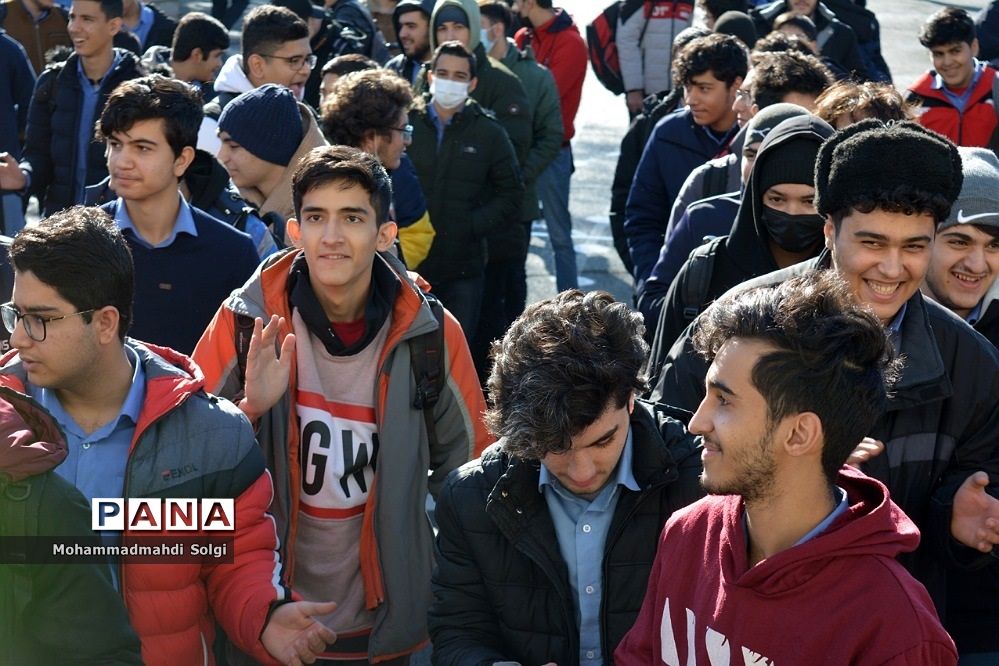 به صدا در آمدن زنگ انقلاب و آغاز چهل و چهارمین سالگرد پیروزی انقلاب اسلامی