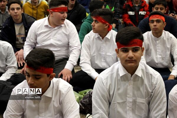 برگزاری جشن تکلیف دانش‌آموزان پسر در مسجد النبی کرمانشاه